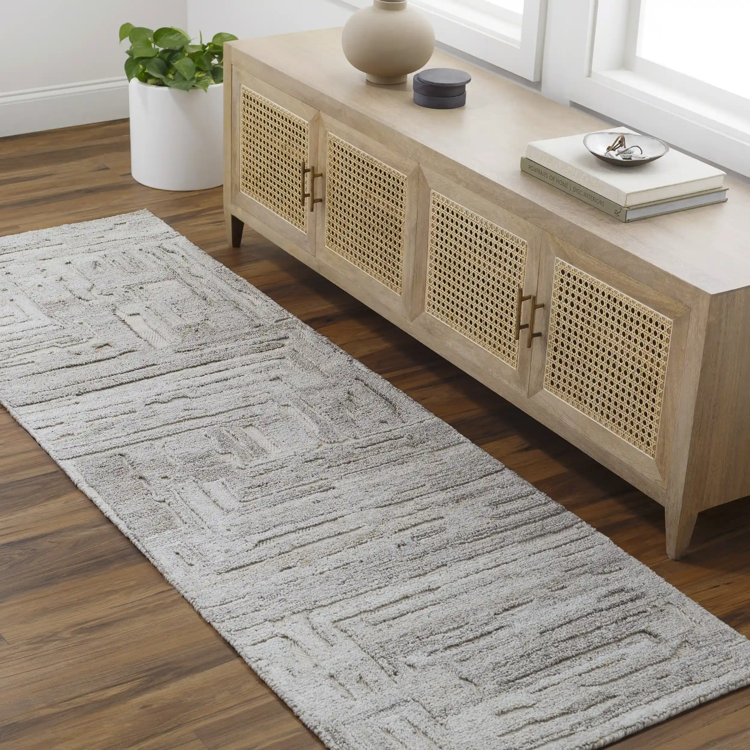 Hand Tufted Calgary White and Ivory Wool Rug - Image 7
